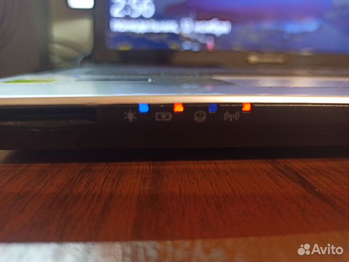 Ноутбук Packard Bell в достойном состоянии