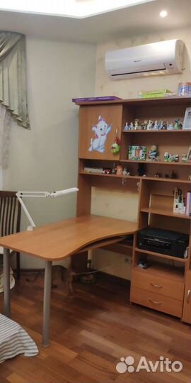 Компьютерный стол для школьников