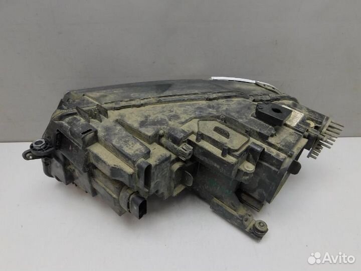 Фара правая Volkswagen Tiguan