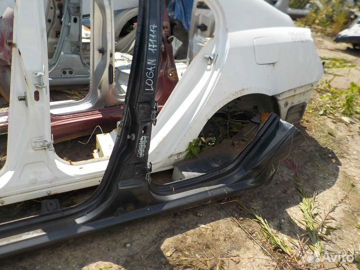 Боковина кузова правая Ford Transit