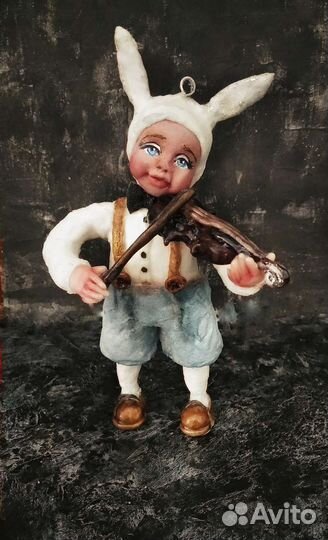 Ватная ёлочная игрушка Зайчик музыкант