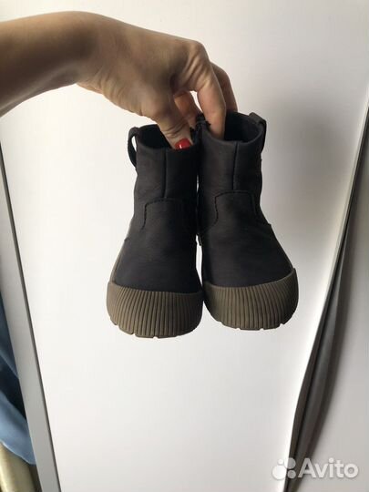 Ботинки zara 22 размер для девочки и мальчика