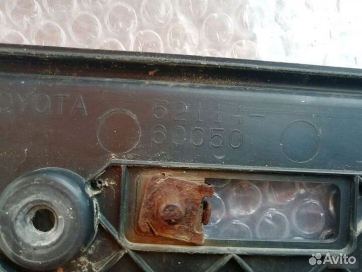 Подиум гос. номера Toyota Land Cruiser 200