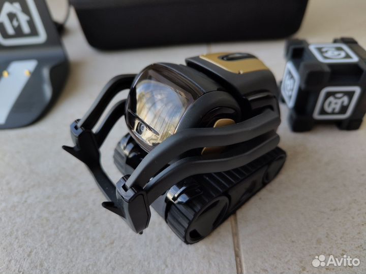 Робот anki vector