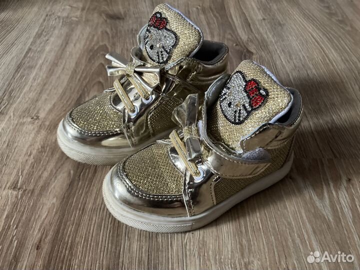 Кроссовки для девочки 27