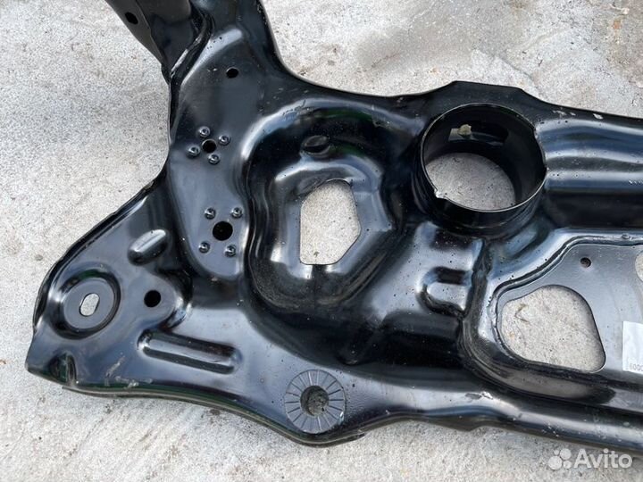 Подрамник передний Volkswagen Tiguan