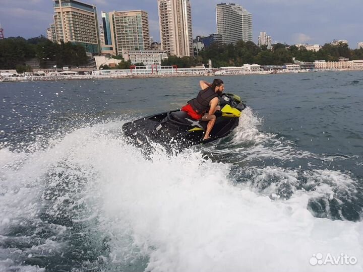 Морская рыбалка, прогулка. Аренда яхты катера