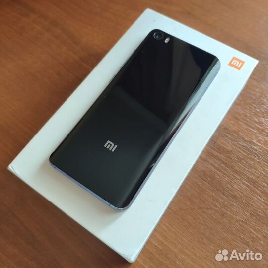 Xiaomi Mi 5, 3/32 ГБ