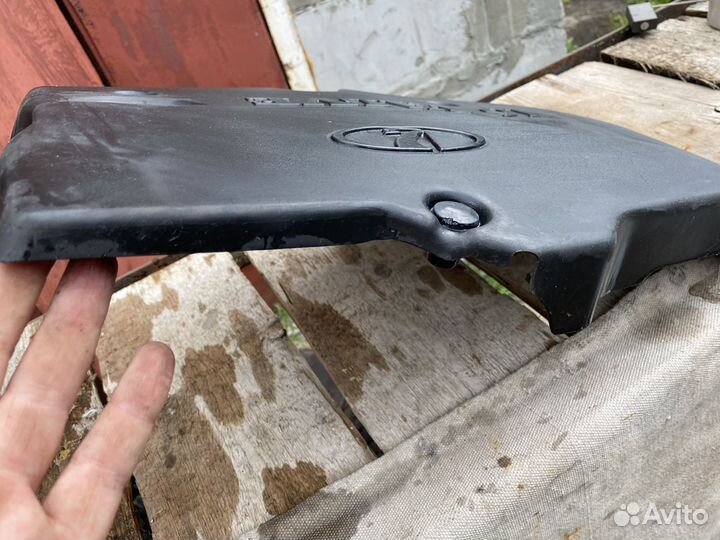 Приора, Гранта декоративная крышка на двигатель