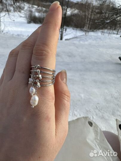 Кольцо с жемчугом и цепочками
