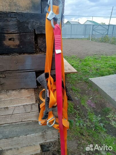 Страховочная привязь