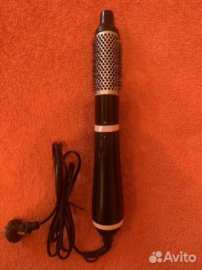 Фен-щетка Philips Essential Care HP8661, новый