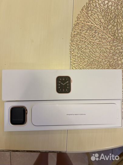 Часы apple watch se 44mm 2021