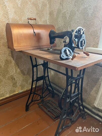 Швейная машина