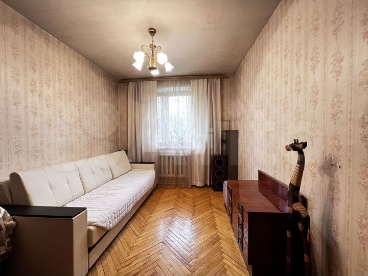 2-к. квартира, 52 м², 1/14 эт.