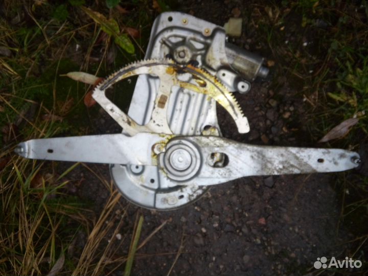 Стеклоподъемник передний правый Volvo S60