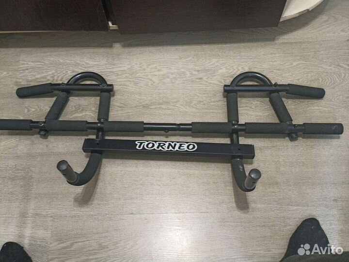 Турник на стеный