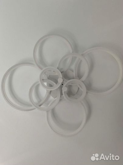 Продам люстрю, новая