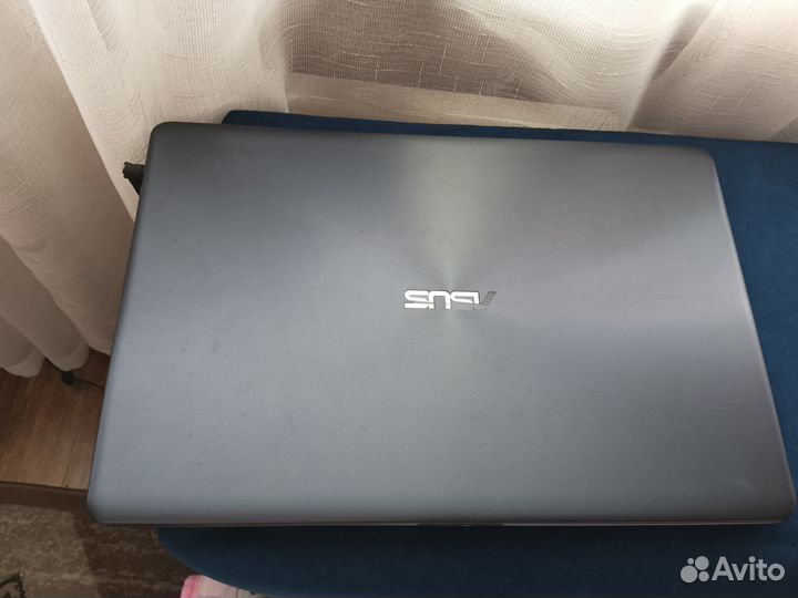 Ноутбук asus