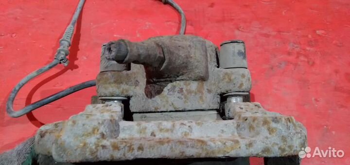 Мерседес Е-класс суппорт передний левый W 210