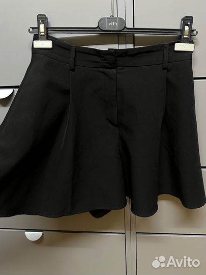 Классические черные шорты