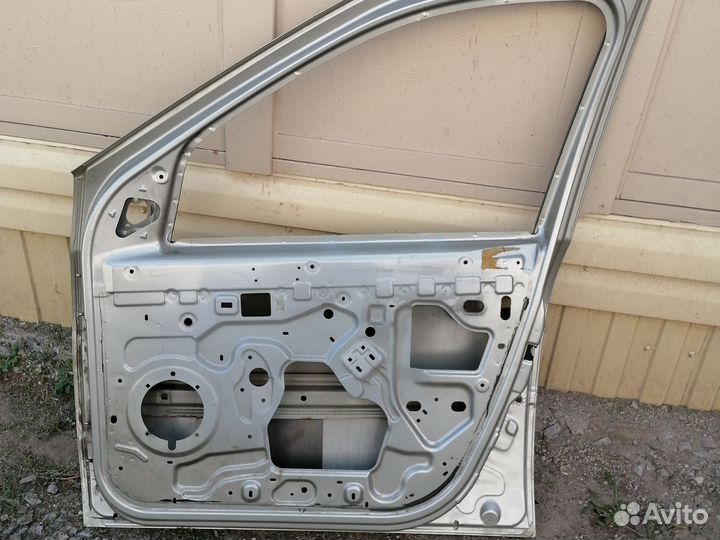 Дверь передняя правая renault logan 1 бу