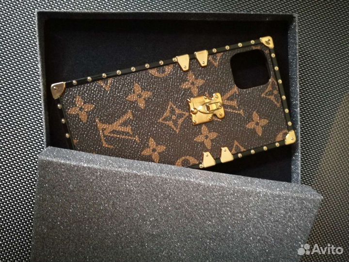 Чехол Lois Vuitton для iPhone 11