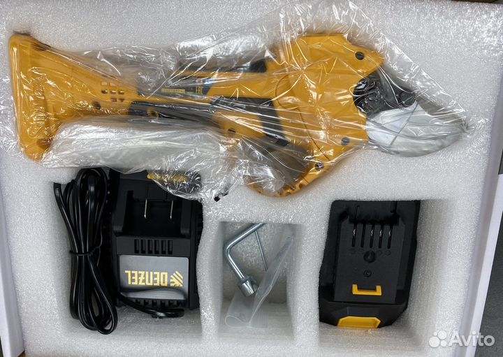 Секатор аккумуляторный Denzel CP-30