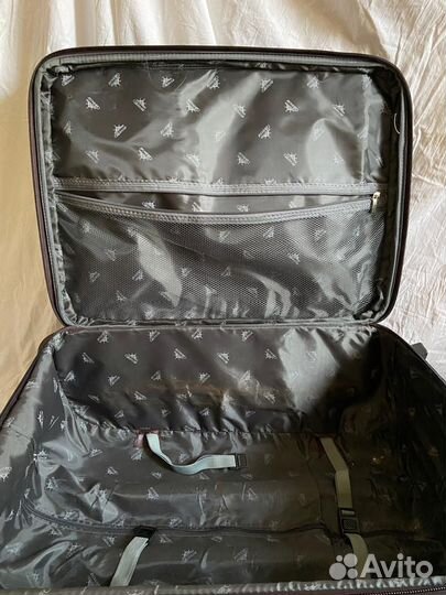 Чемодан Valensia 90л