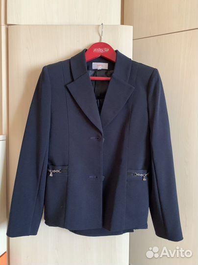 Школьная форма (пиджак+юбка) для девочки