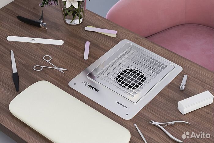 Маникюрная вытяжка 