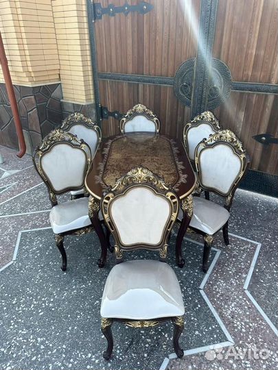 Кухонный стол раскладной и стулья