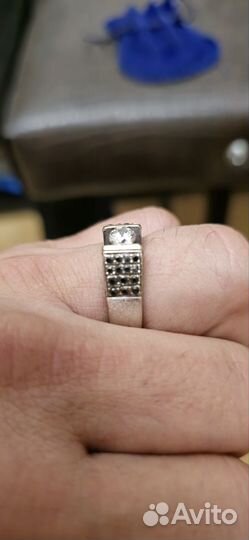 Мужской золотой перстень с камнем