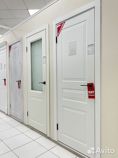 Белая межкомнатная дверь