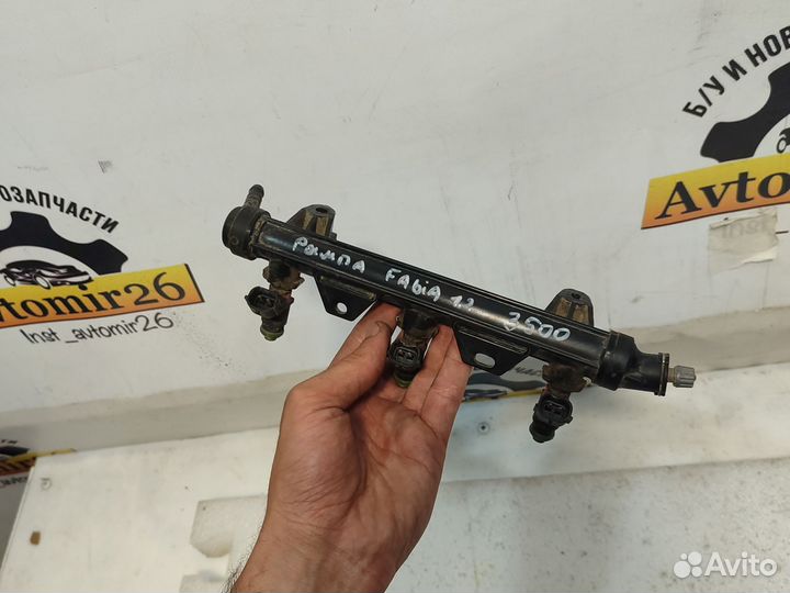 Топливная рампа с форсунками skoda fabia 1.2