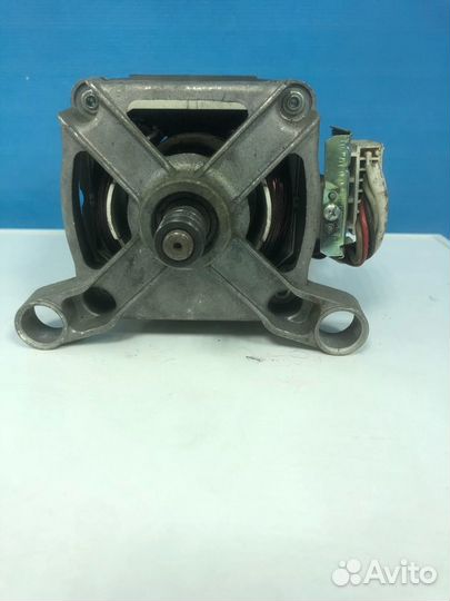 Двигатель стиральной машины Zanussi 