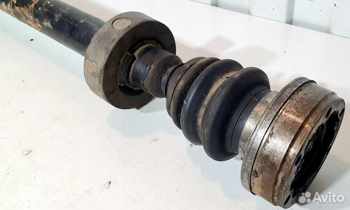 Привод правый Volkswagen Passat B3