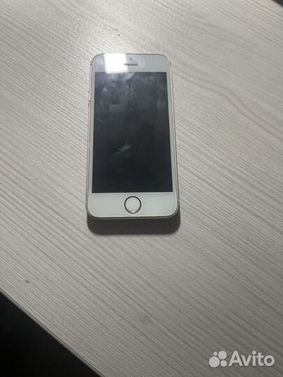 iPhone SE, 32 ГБ