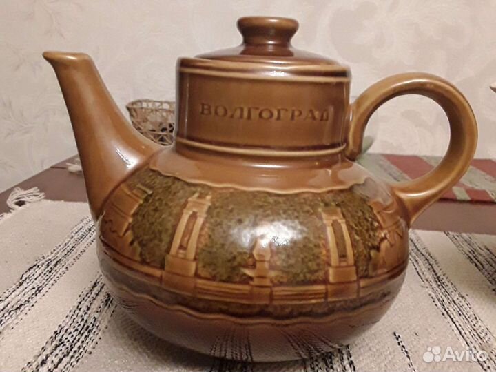 Керамические чайники разные