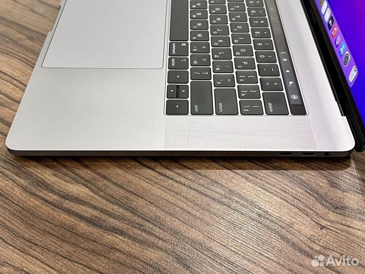 Macbook pro 15 retina 2018 i9 / 32 гб / 1 тб