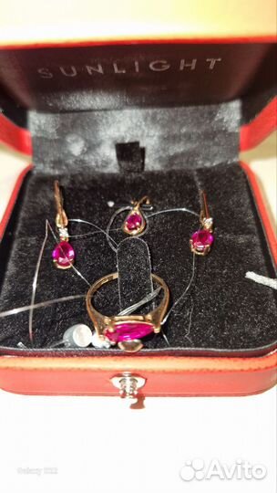 Новый золотой комплект с рубинами