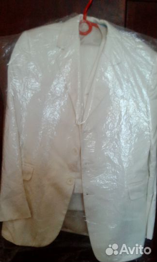 Костюм бежевый