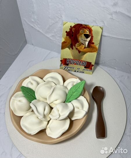 Тарелка пельменей из шоколада