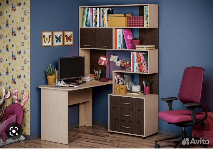 Уголок школьника стол со шкафчиками