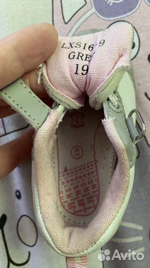 Кроссовки для девочки 19 р-р