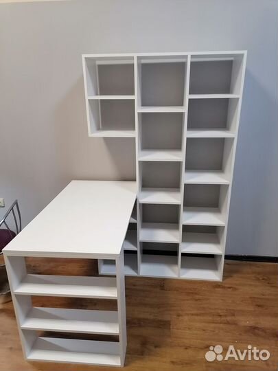 Стеллаж со столом