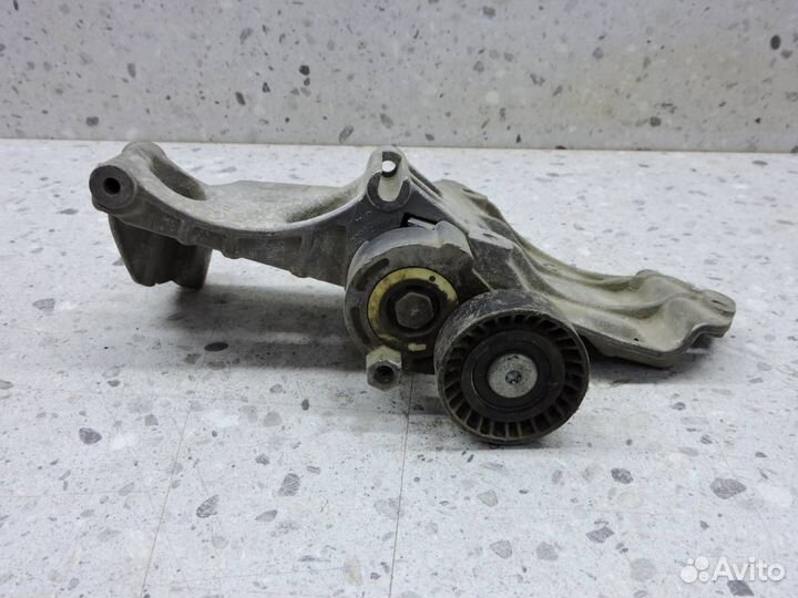 Кронштейн генератора Renault Megane 3 2009-2016