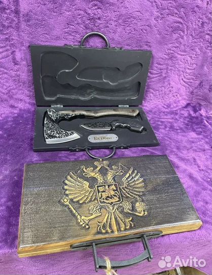 Топор и нож в кейсе из массива дерева карагач
