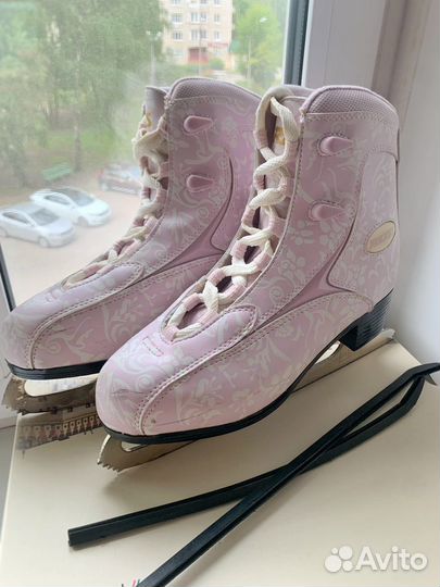 Фигурные коньки Roces