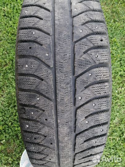 Bridgestone Ice Cruiser 7000 215/65 R16